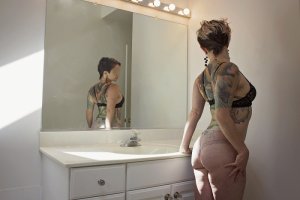 Leoncine free sex ads in Powder Springs GA, prostitutes
